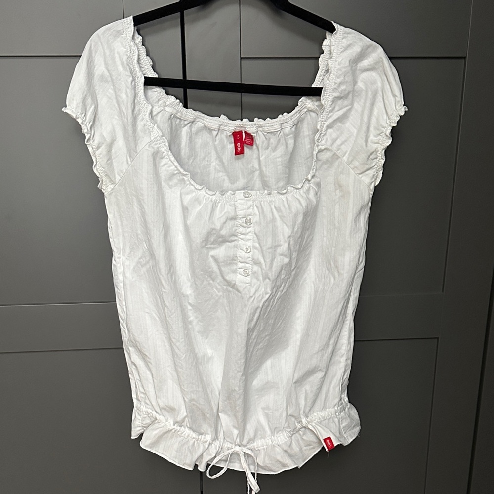 Esprit (EDC) White Short Sleeve Scoop-Necked Blouse. 100% cotton. Size small.